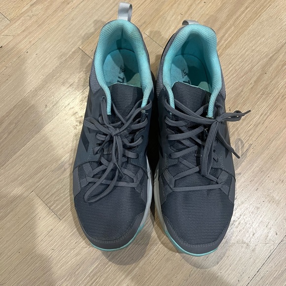 Adidas terrex hiking shoes size 9 - Picture 2 of 6